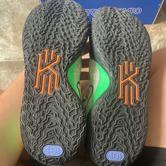 Kyrie 7 Vision Basketball Shoes - Picture 5 of 7